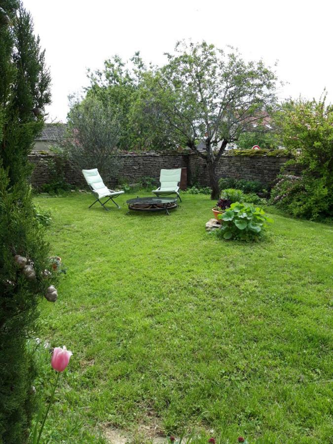 Bed and Breakfast Le Bois De Laval Marey-les-Fussey Exterior foto